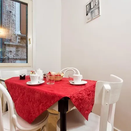 Noemi Hotel 3*