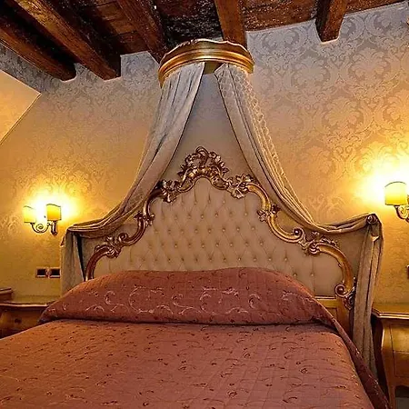 Noemi Hotel 3*